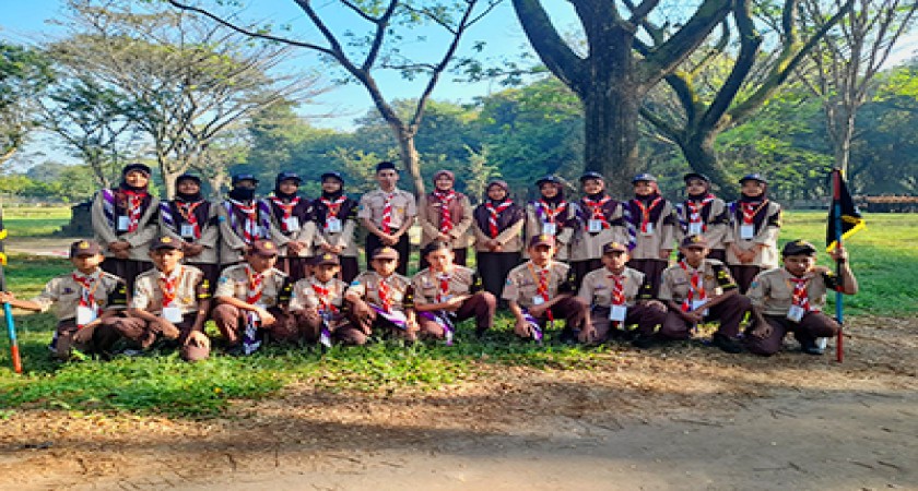 Upacara Hari PRAMUKA di Kesambi Trees Prak
